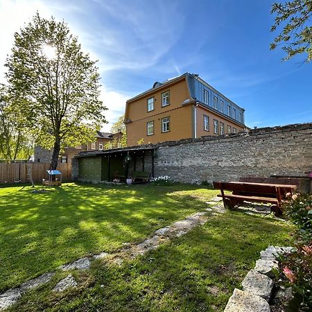 Garden Studio Next To Telliskivi & Old Town Tallinn Eksteriør billede
