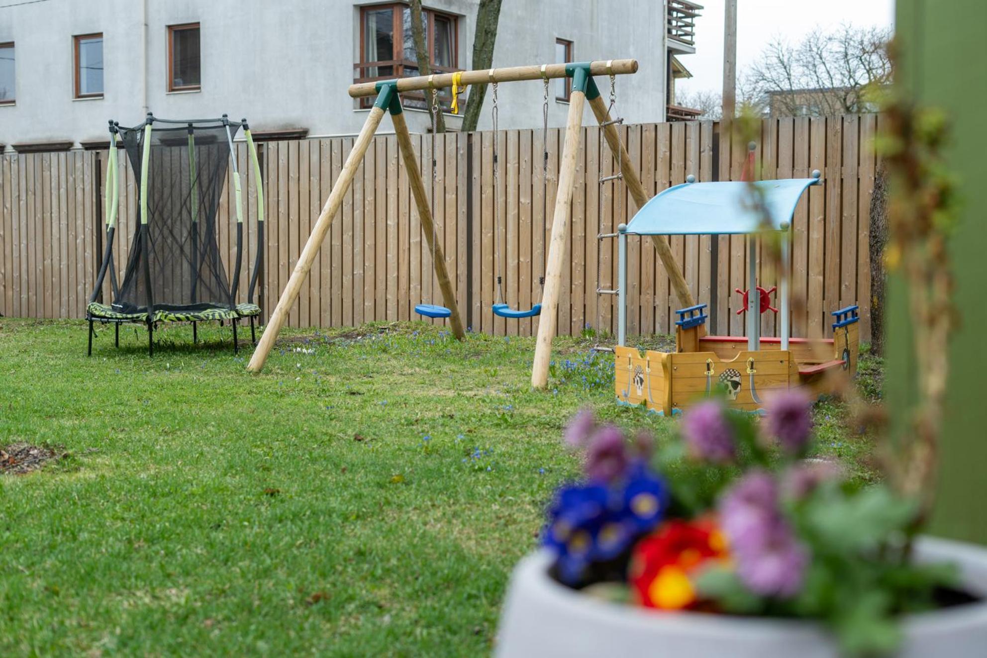 Garden Studio Next To Telliskivi & Old Town Tallinn Eksteriør billede